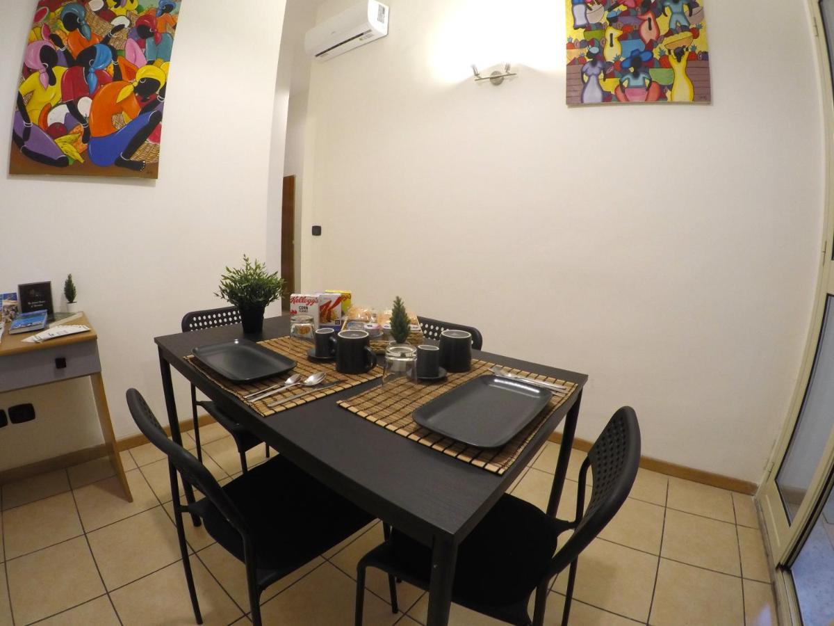 Mimmo'S House Apartment คาตาเนีย ภายนอก รูปภาพ