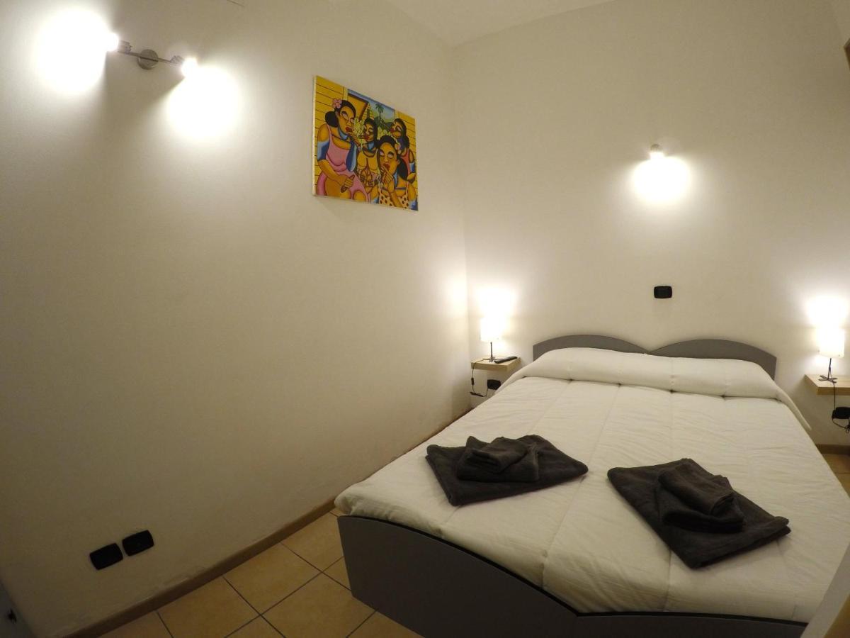 Mimmo'S House Apartment คาตาเนีย ภายนอก รูปภาพ
